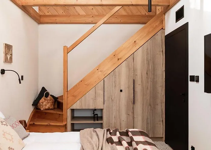 Stefanova & ホテル