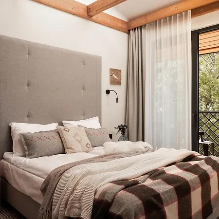 Stefanova & ホテル